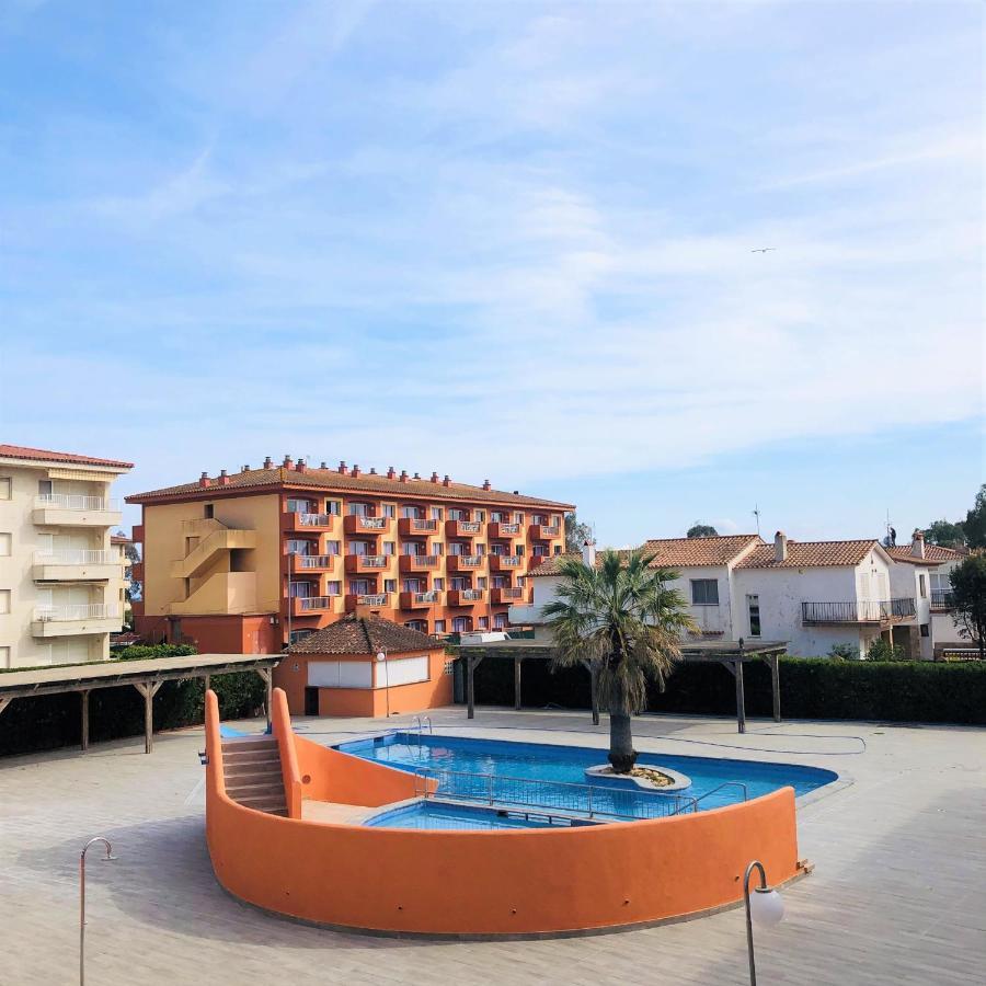 Apartamentos familiares Sa Gavina Gaudí L'Estartit Exterior foto
