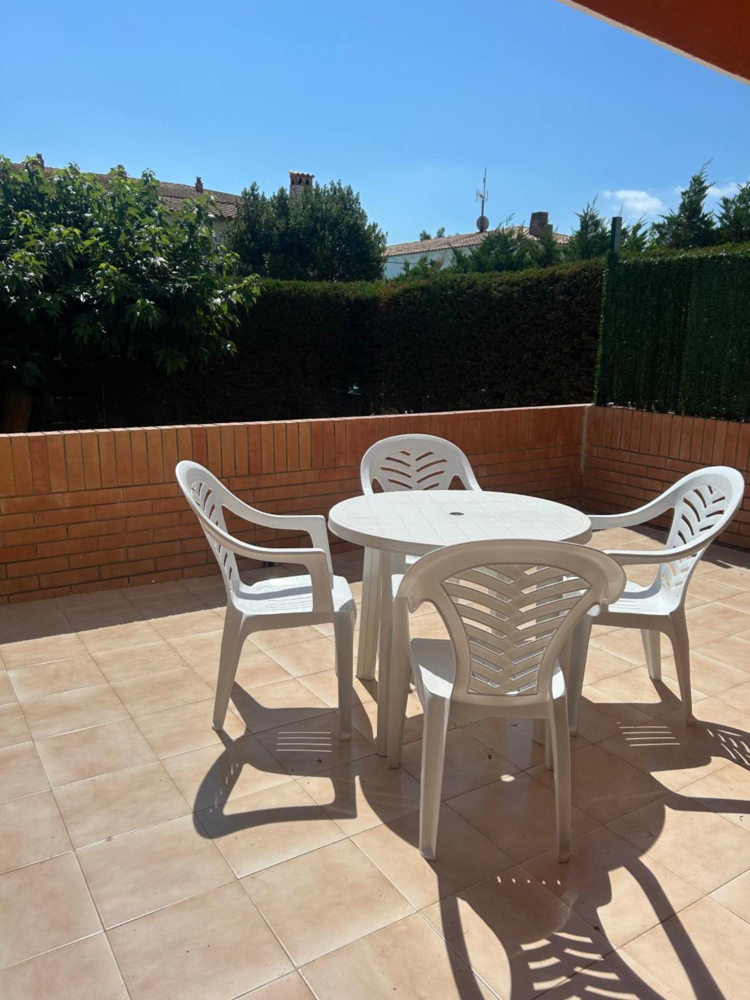 Apartamentos familiares Sa Gavina Gaudí L'Estartit Habitación foto